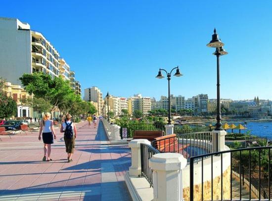 Central Sliema 3-Bedroom Retreat Exterior foto